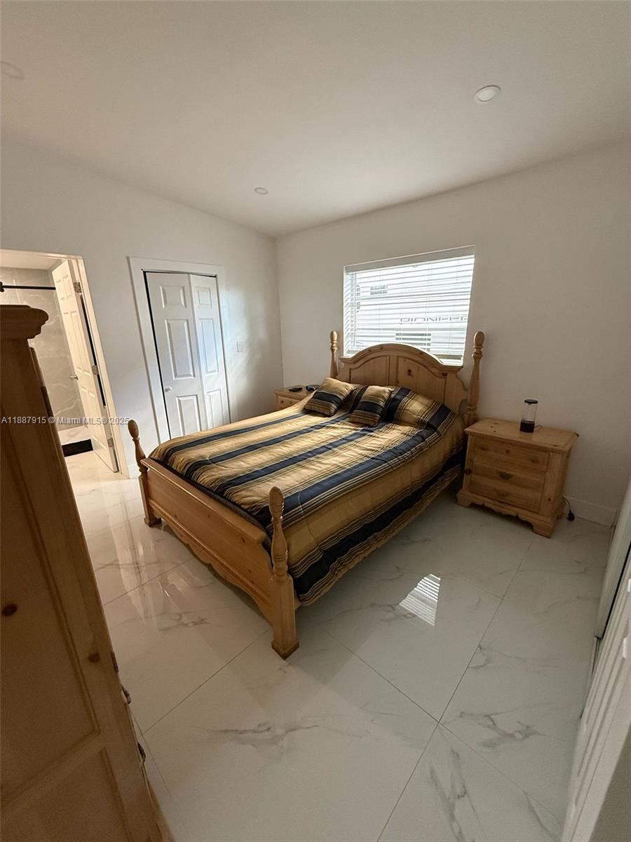 A11887915 Property Photo 3