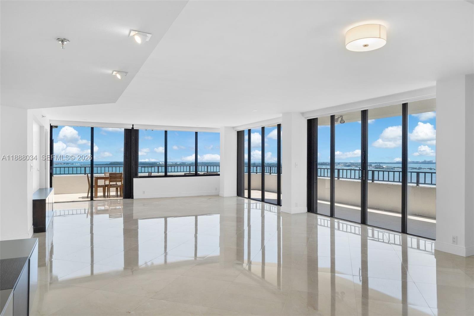 520 Brickell Key Drive Uph-03 Property Photo 18