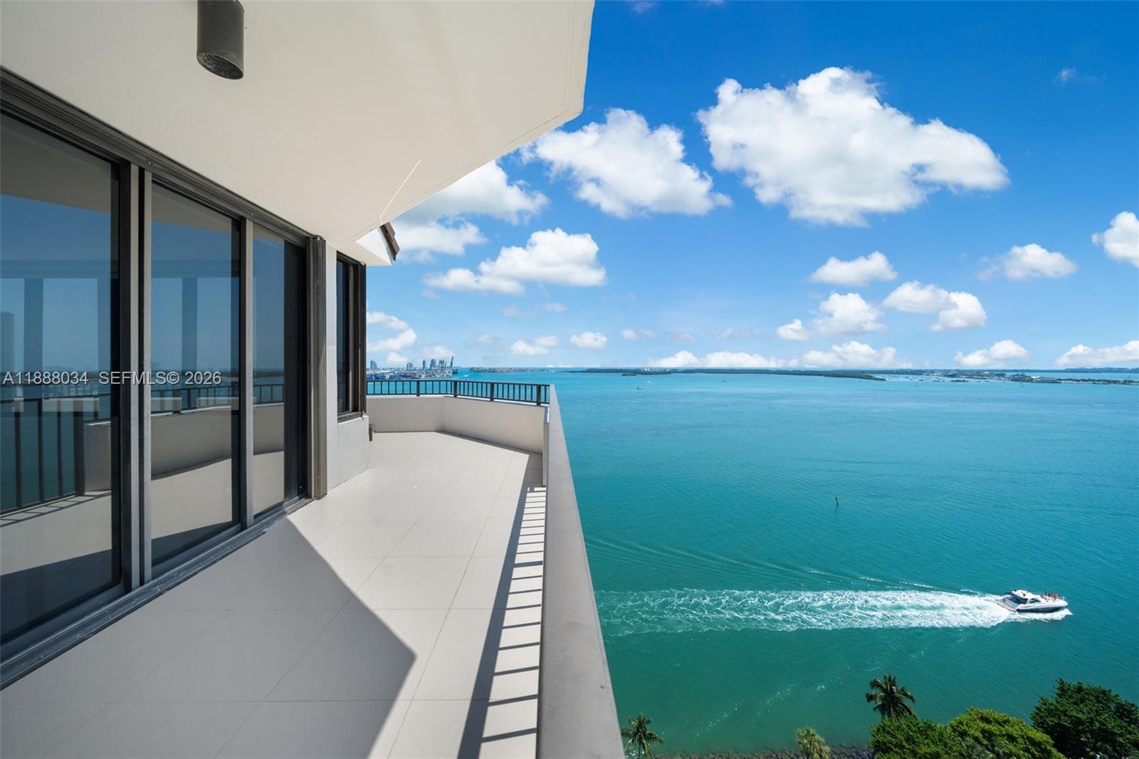 520 Brickell Key Drive Uph-03 Property Photo 22
