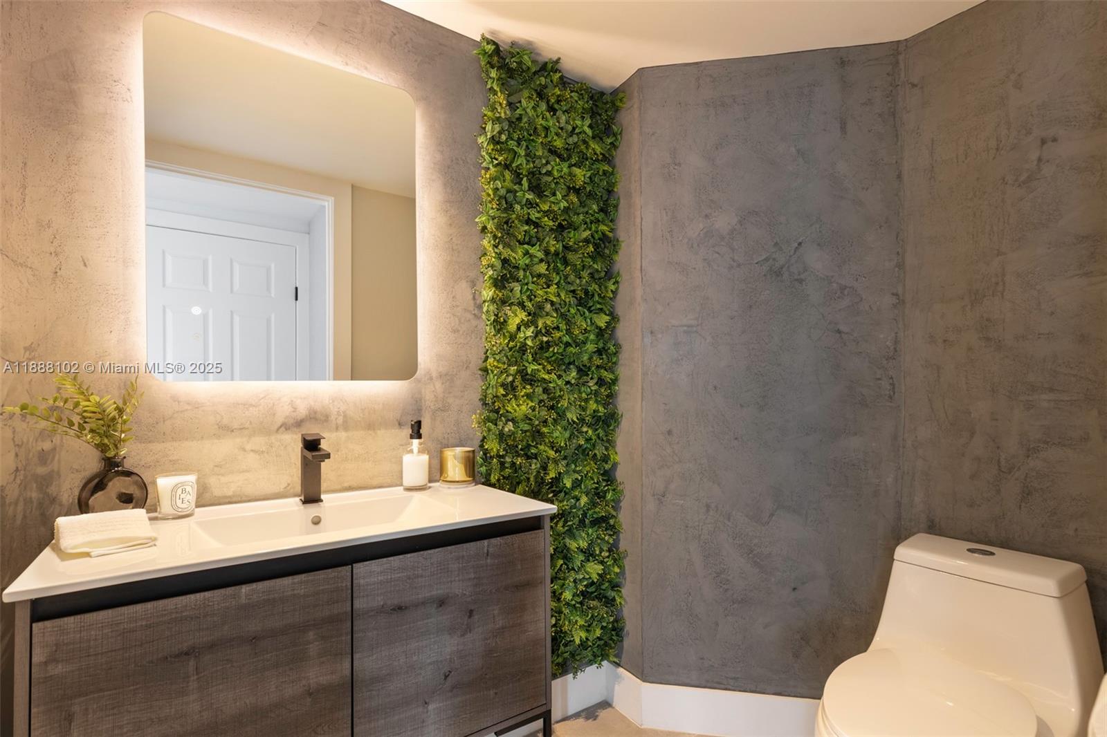 3370 Hidden Bay Dr 409 Property Photo 9