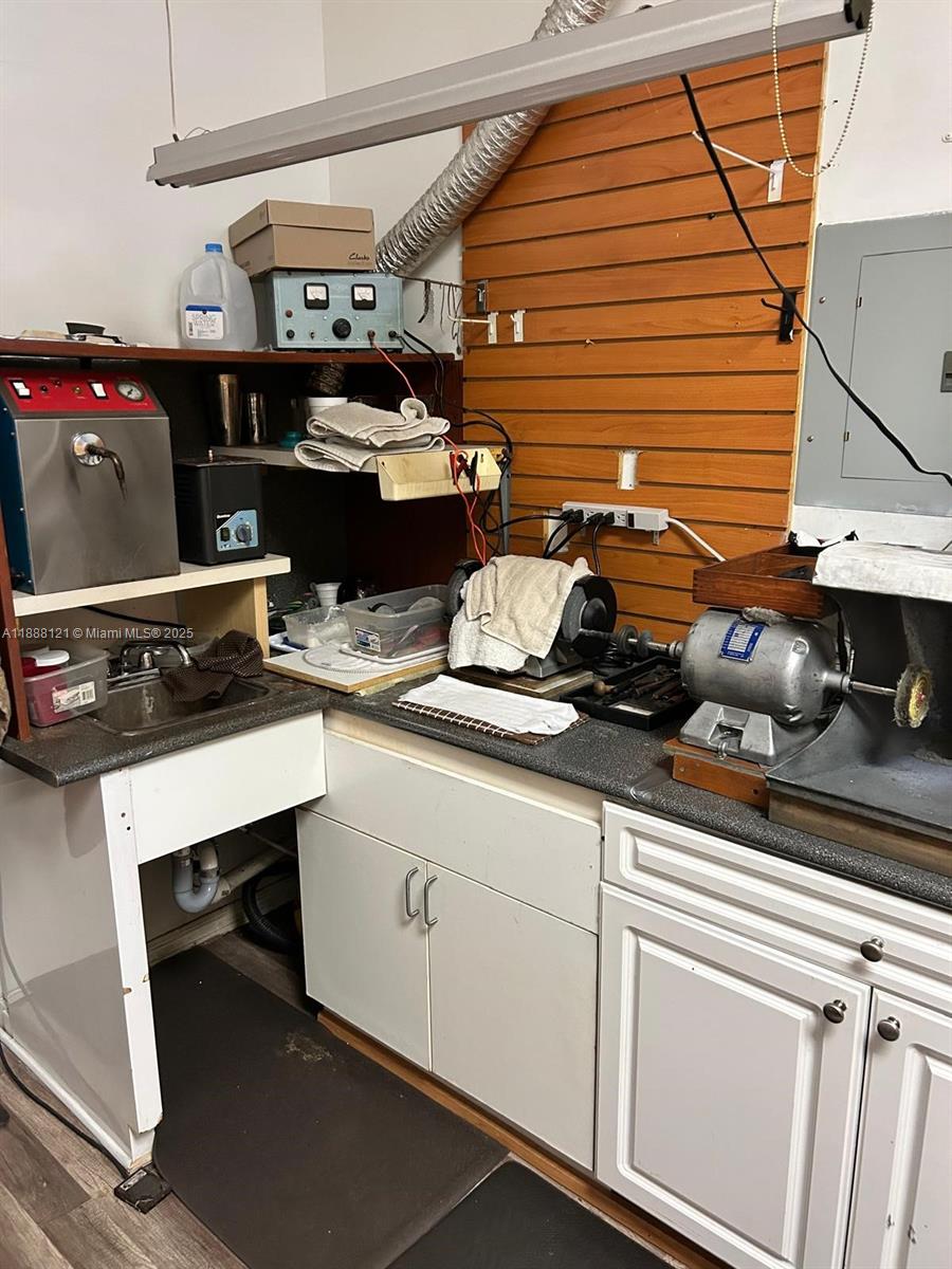 A11888121 Property Photo 8