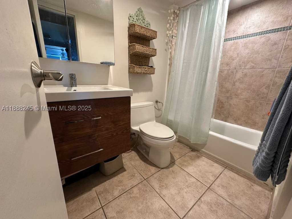 1000 Parkview Dr 627 Property Photo 12