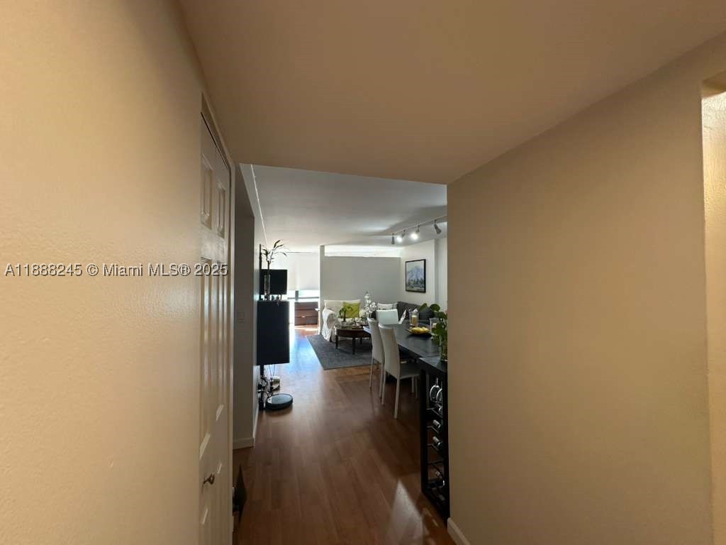 1000 Parkview Dr 627 Property Photo 26