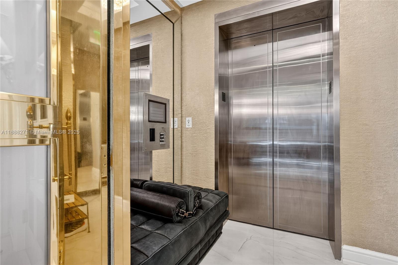 A11888271 Property Photo 3