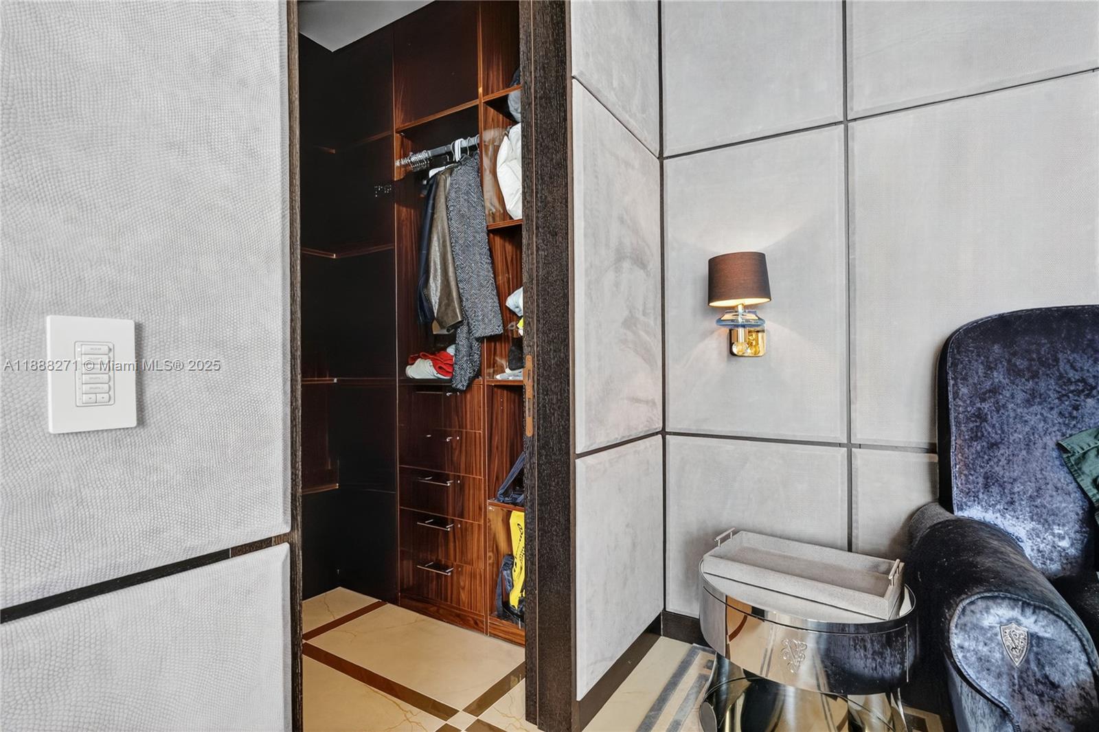 A11888271 Property Photo 28
