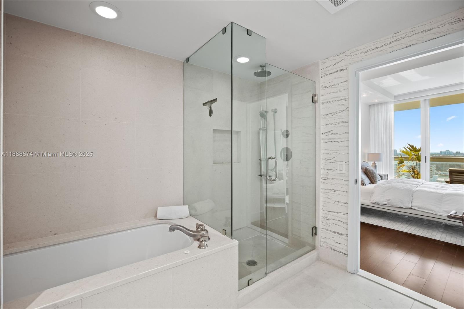 6899 Collins Ave 1610 Property Photo 16