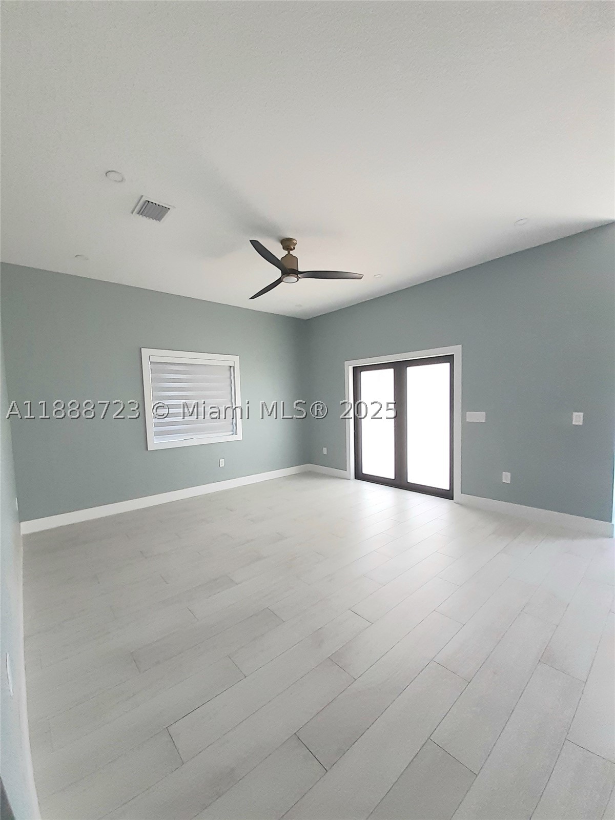 23 Jenny Ln Property Photo 2