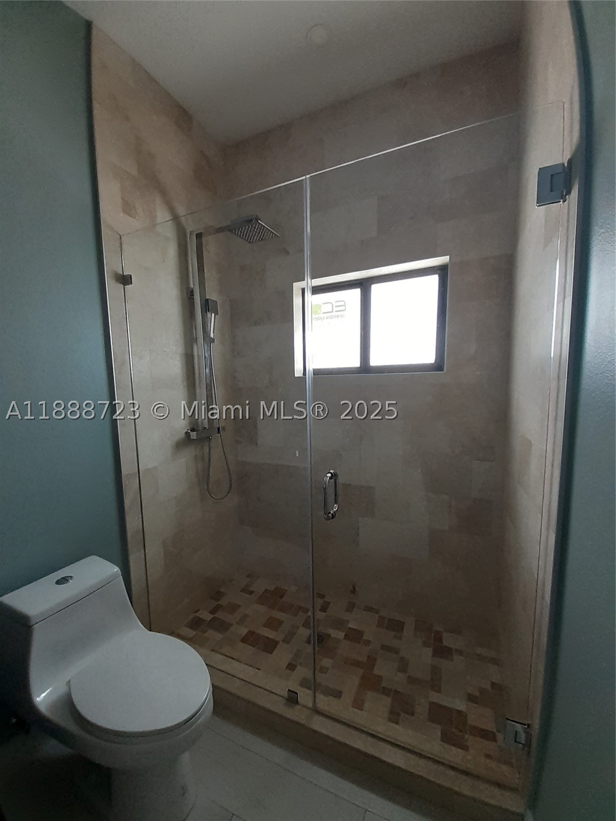 23 Jenny Ln Property Photo 23