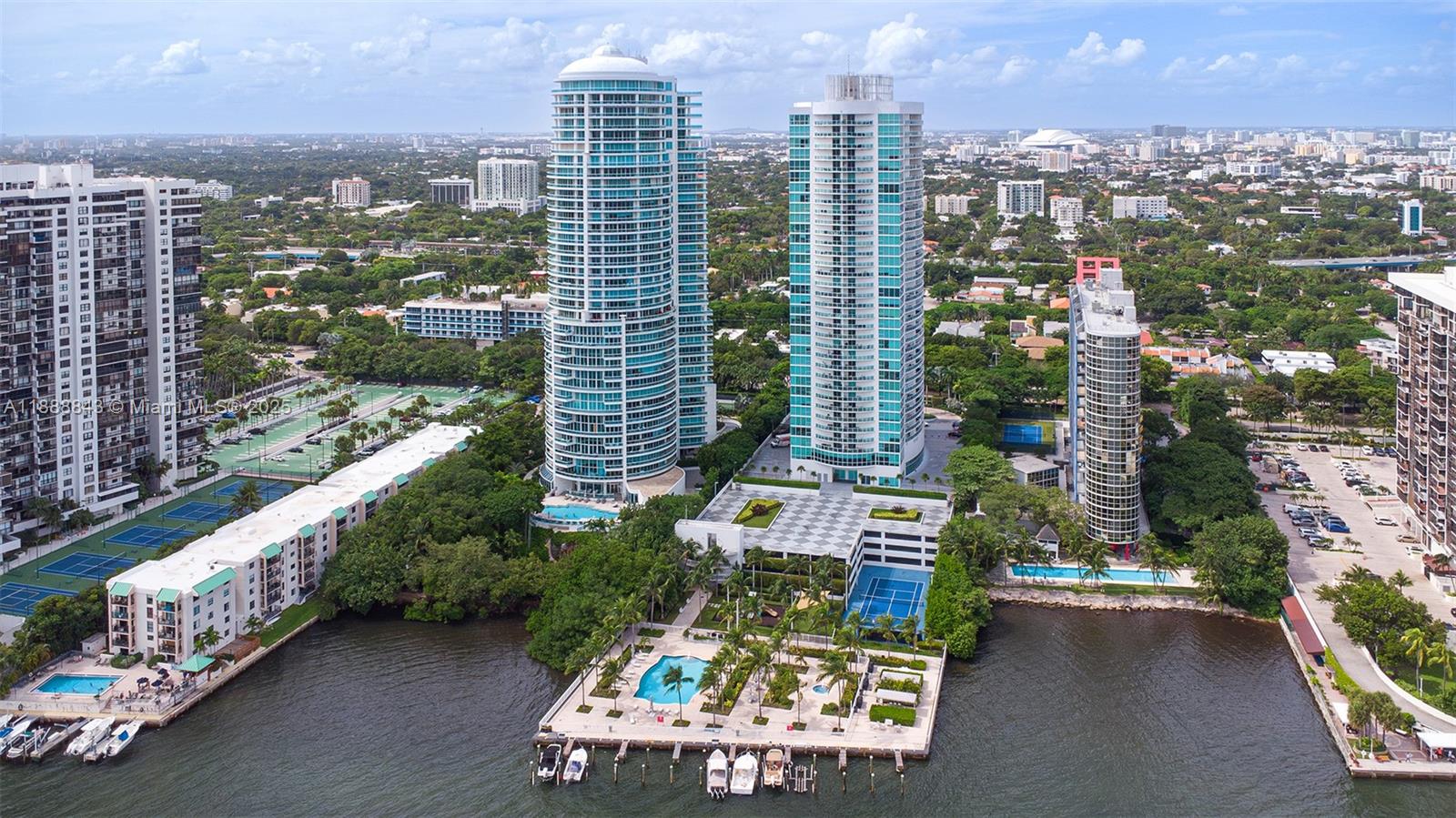 2101 BRICKELL AVENUE 905