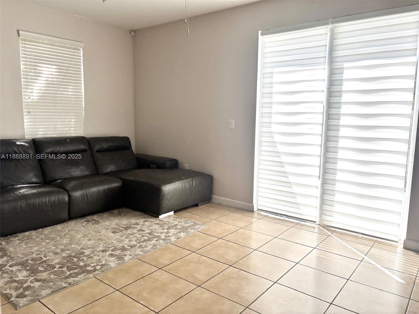 133 Se 28th Ter 9 Property Photo 5