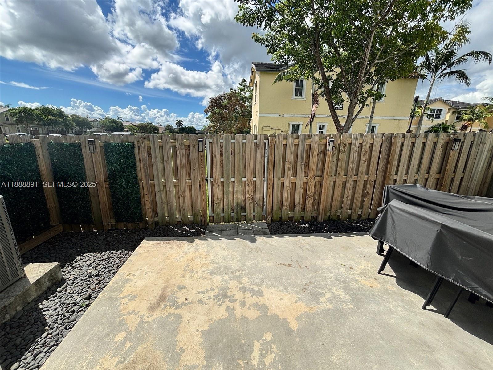 133 Se 28th Ter 9 Property Photo 21