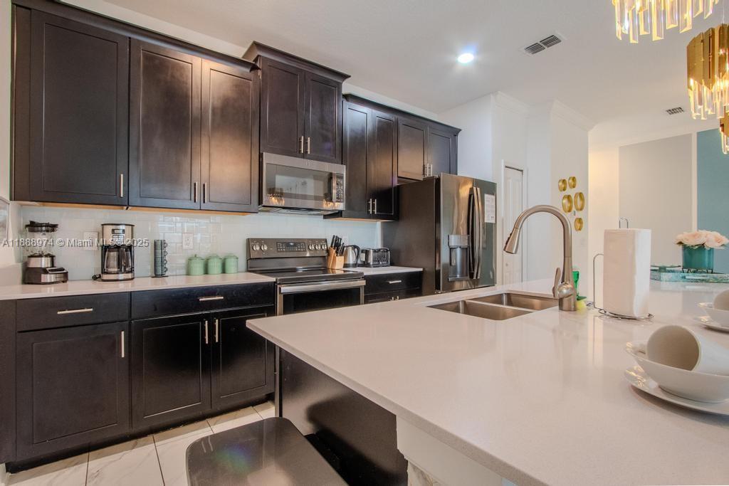 962 Splash Shot Pl Property Photo 4