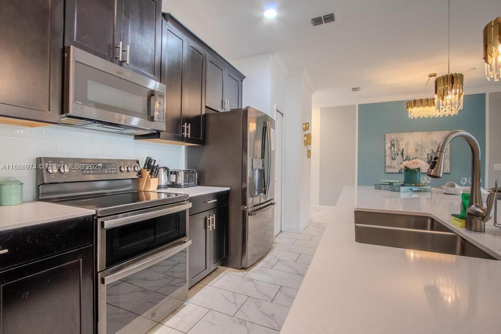 962 Splash Shot Pl Property Photo 14