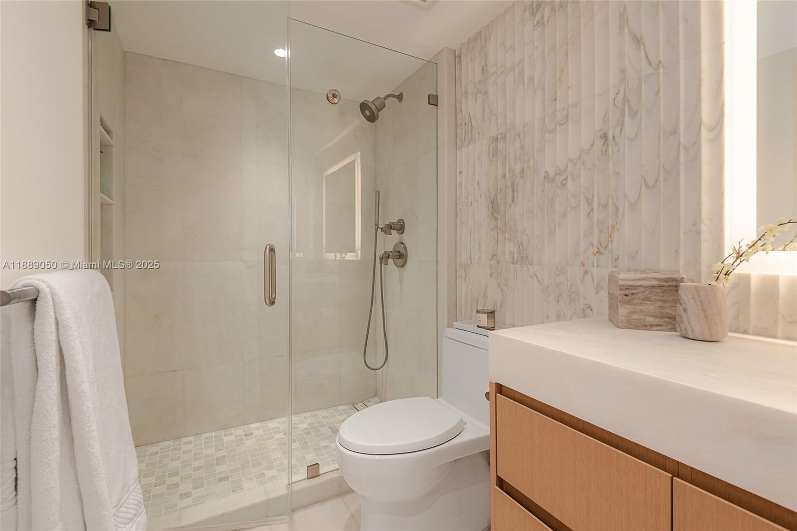 2301 Collins Ave 1527 Property Photo 28