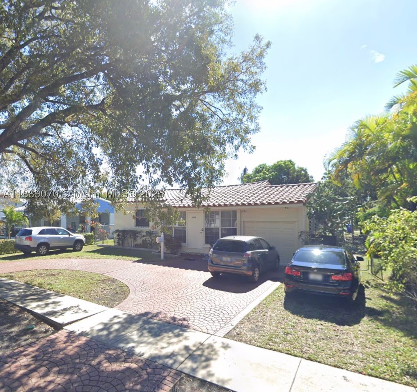 1852 Fletcher St Property Photo 2