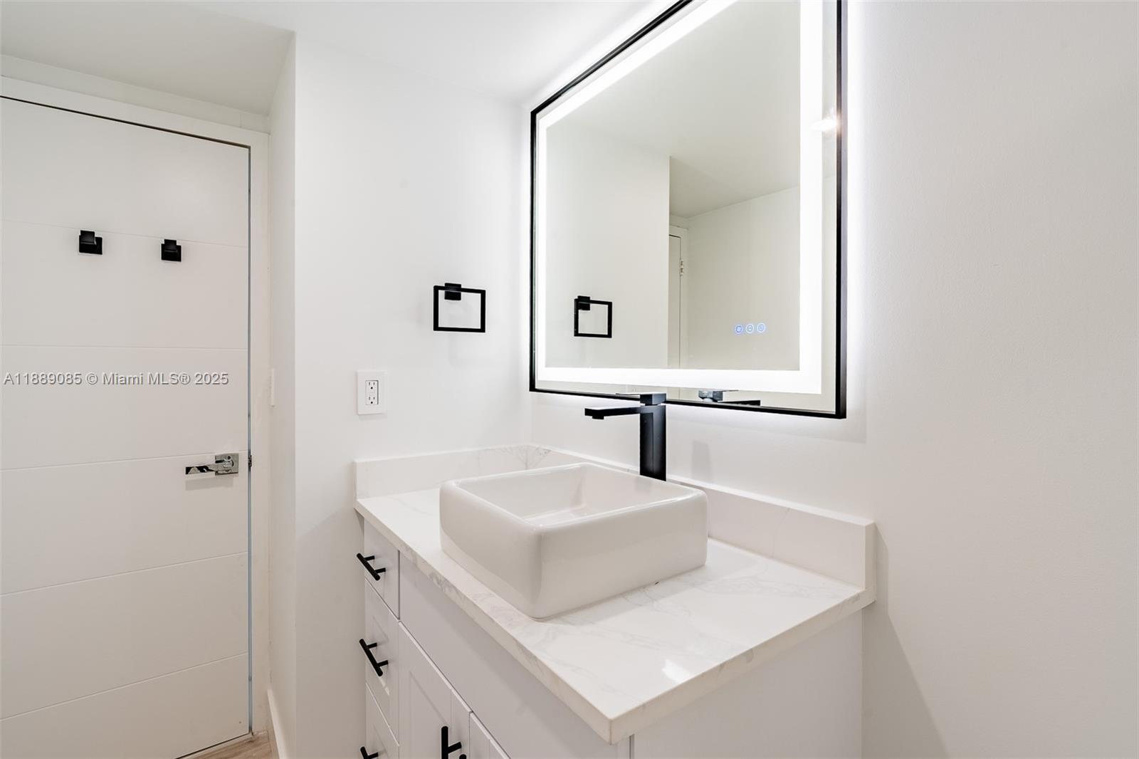 2030 S Ocean Dr 1127 Property Photo 13