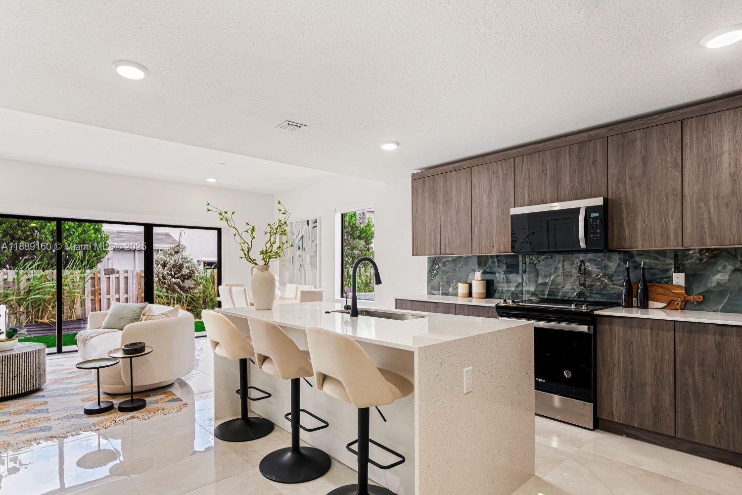 1495 Nw 6 Terr Property Photo 2