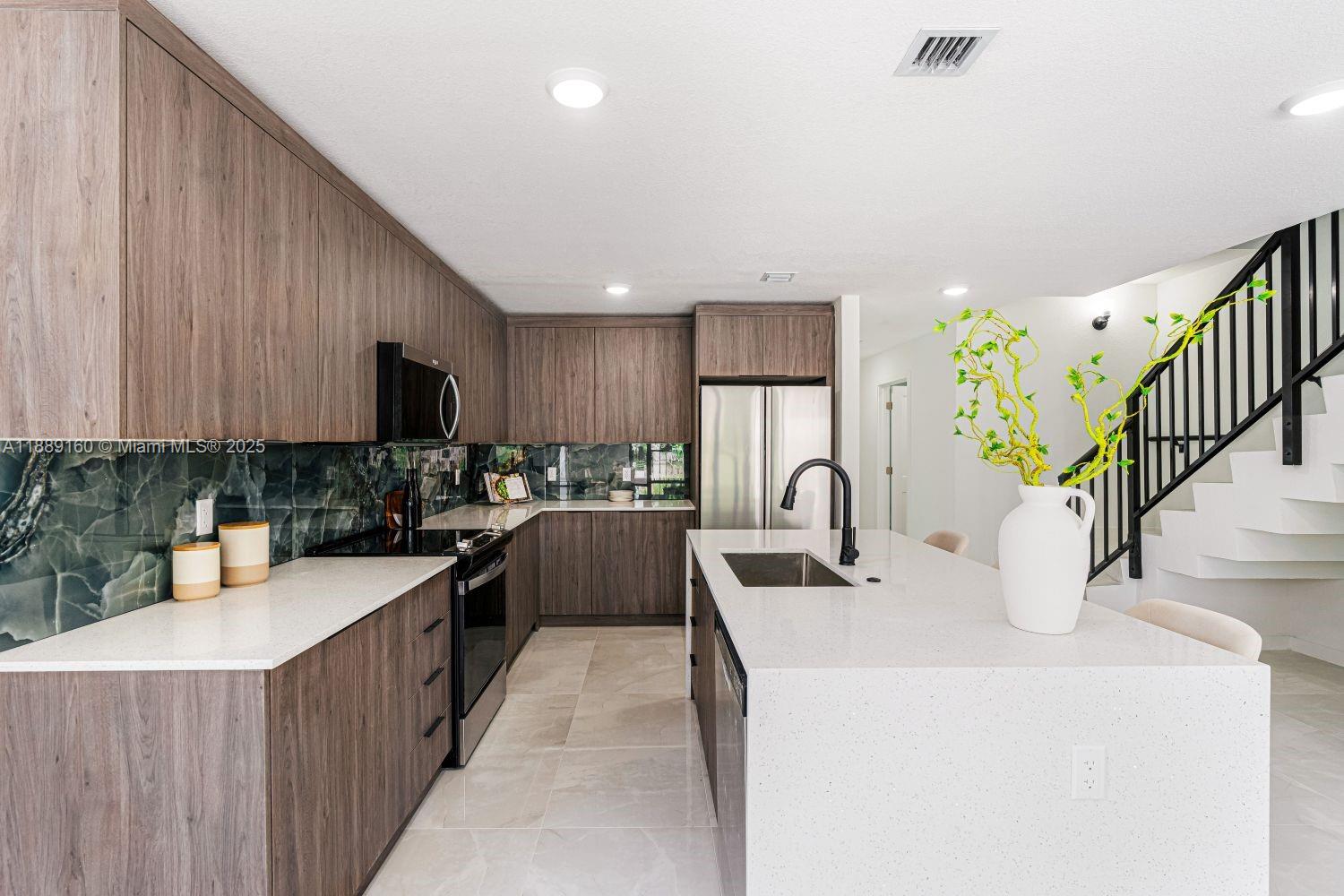 1495 Nw 6 Terr Property Photo 6