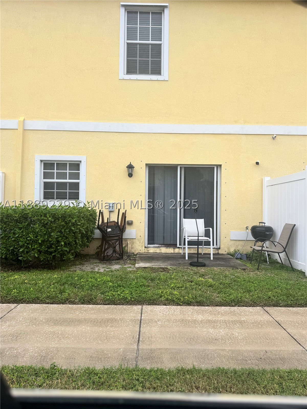 4039 Nw 11th St Property Photo 6