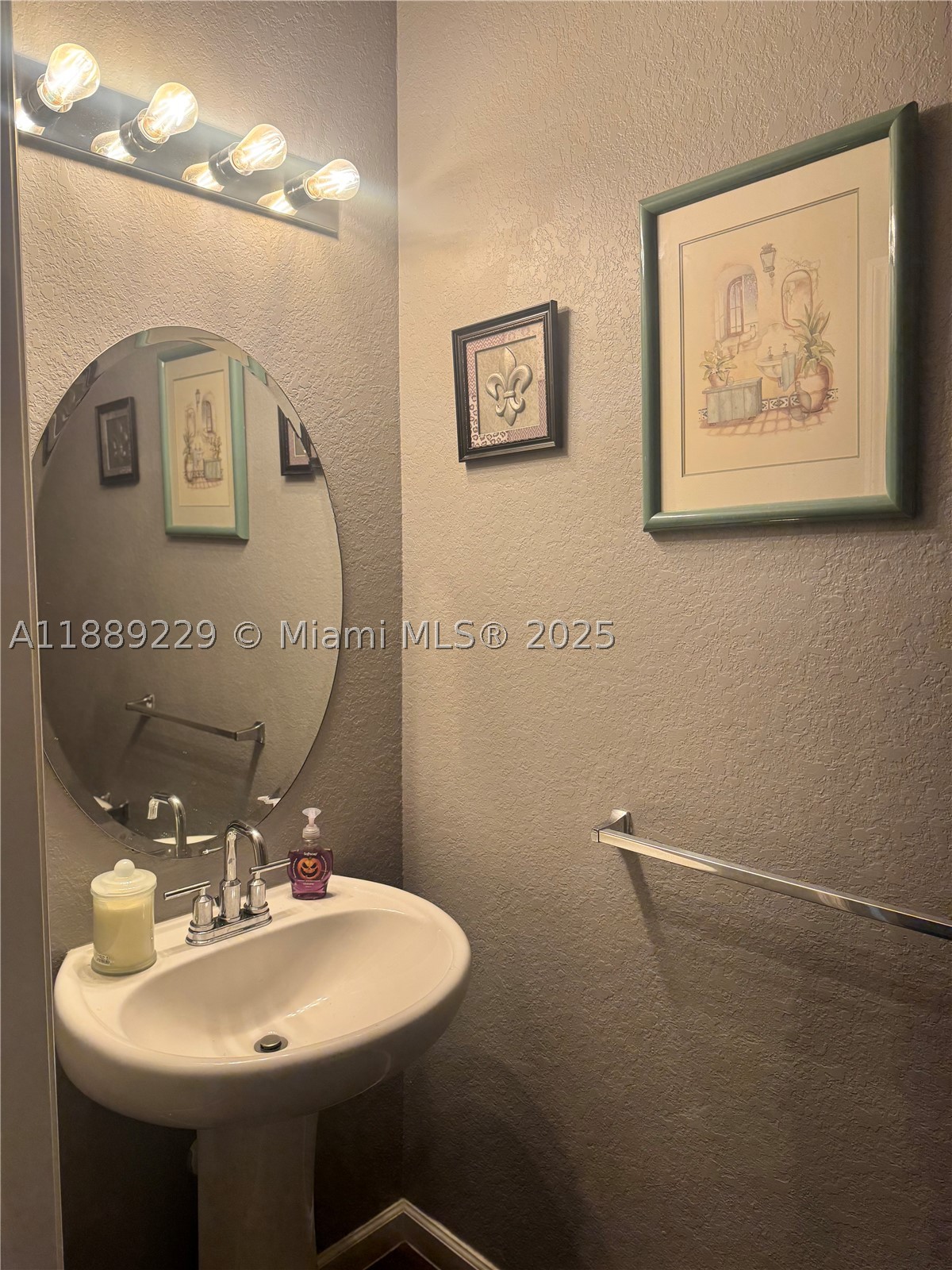 4039 Nw 11th St Property Photo 11