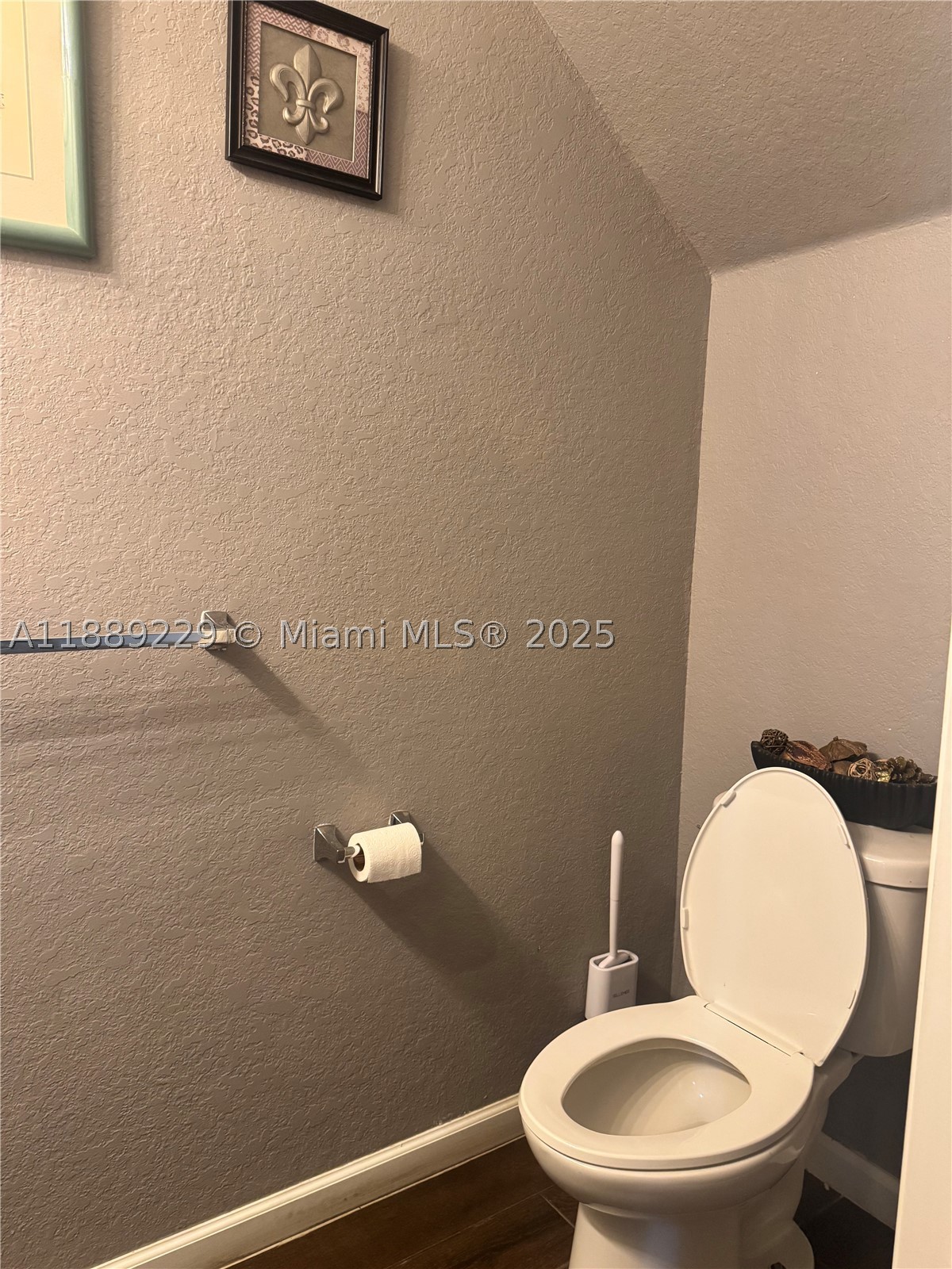 4039 Nw 11th St Property Photo 13