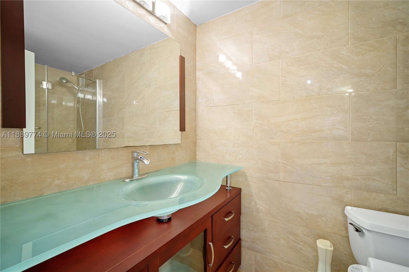 770 Ne 69th St 2h Property Photo 16