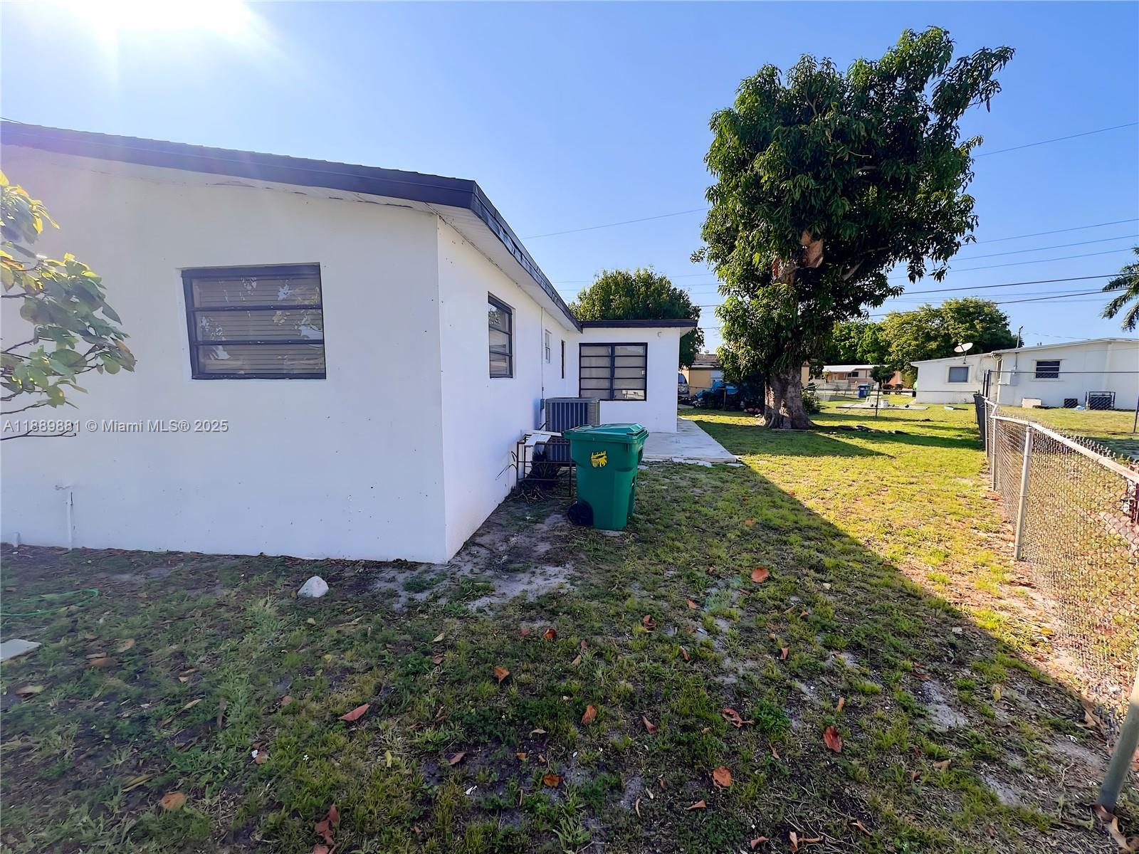 3361 Nw 5th Pl Property Photo 20