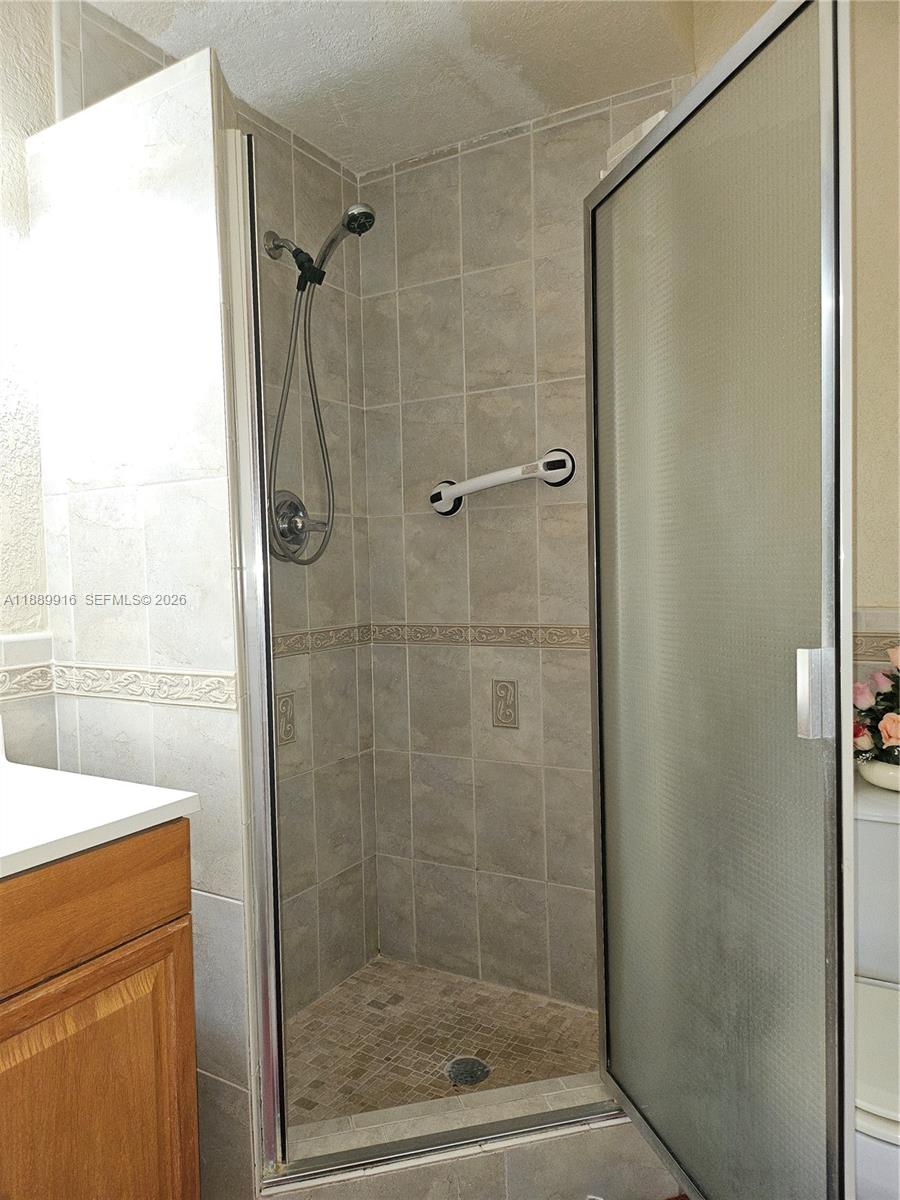 5121 W Oakland Park Blvd 211 Property Photo 9