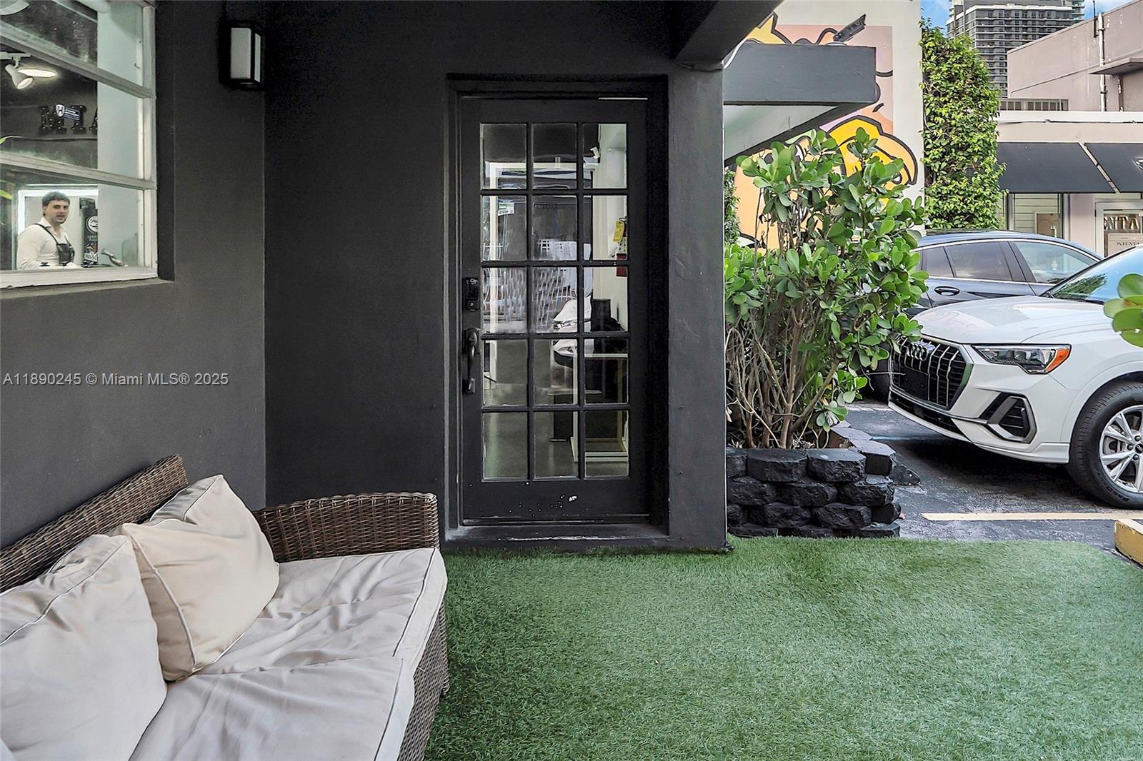 2700 Biscayne Blvd Property Photo 3