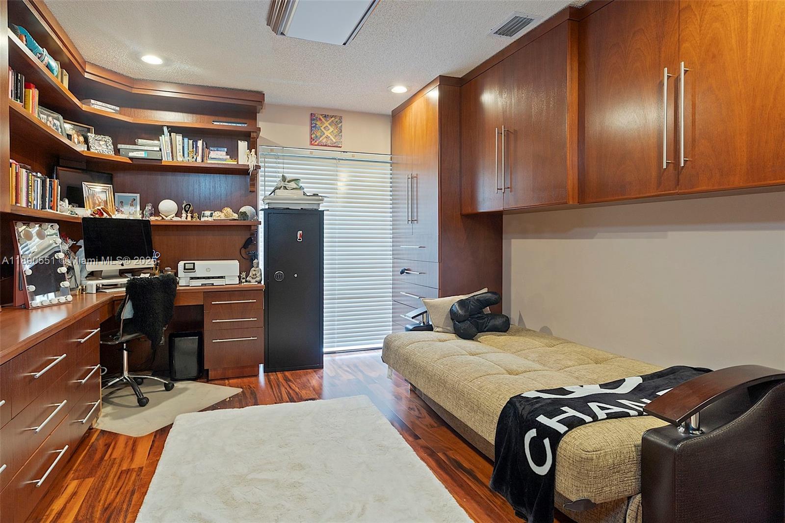 2330 Dover Property Photo 27