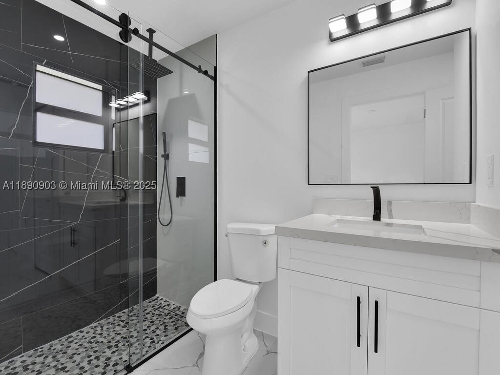 4913/4915 S Leonard Blvd S Property Photo 15