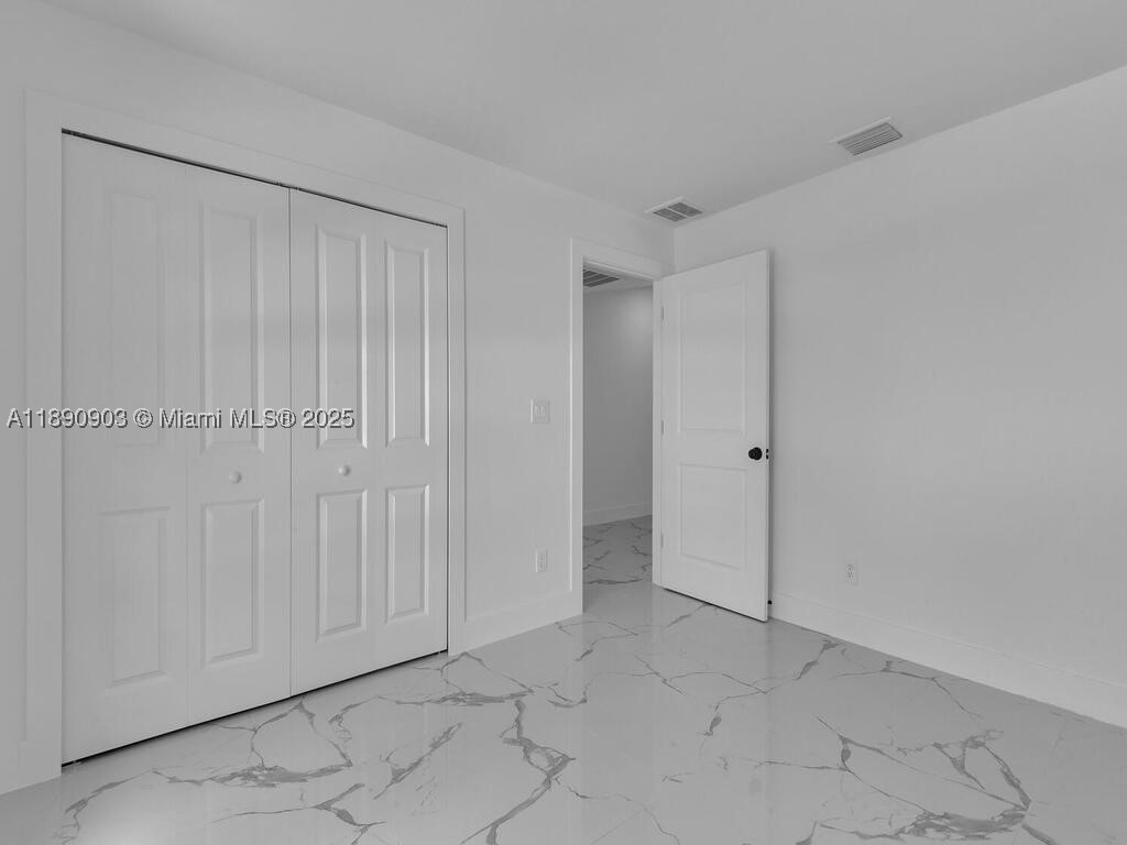 4913/4915 S Leonard Blvd S Property Photo 20