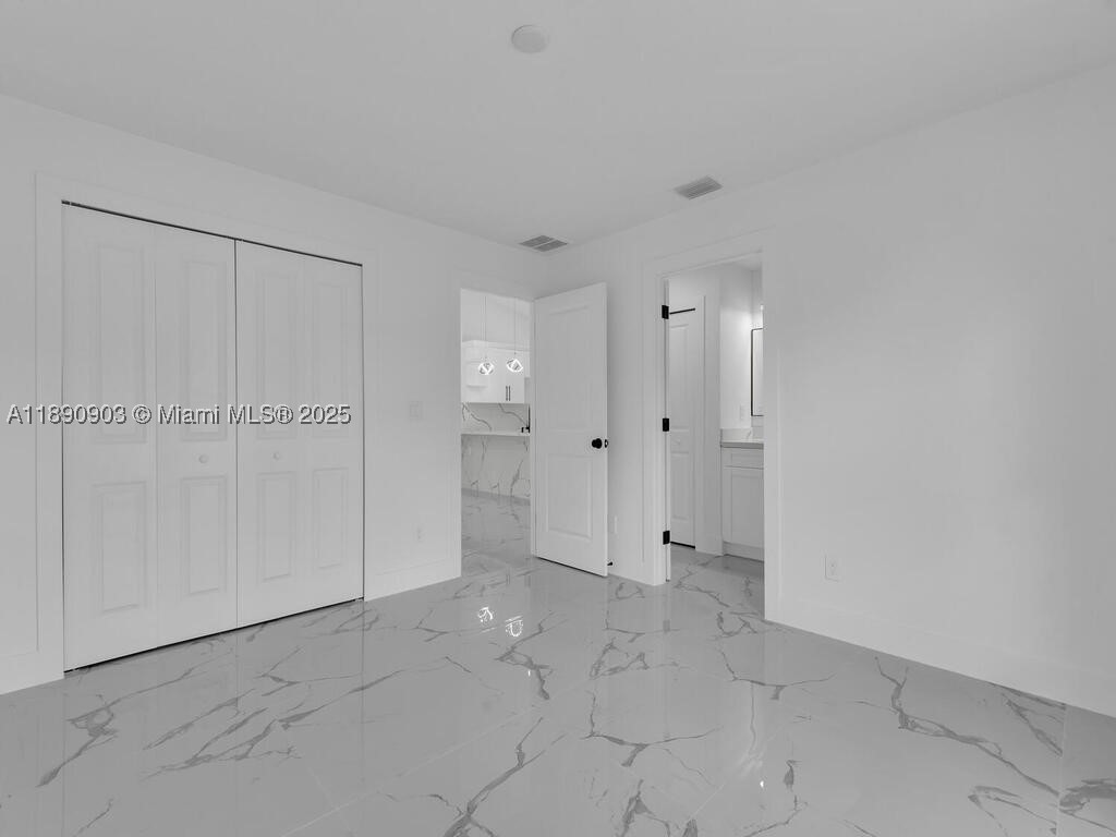 4913/4915 S Leonard Blvd S Property Photo 25