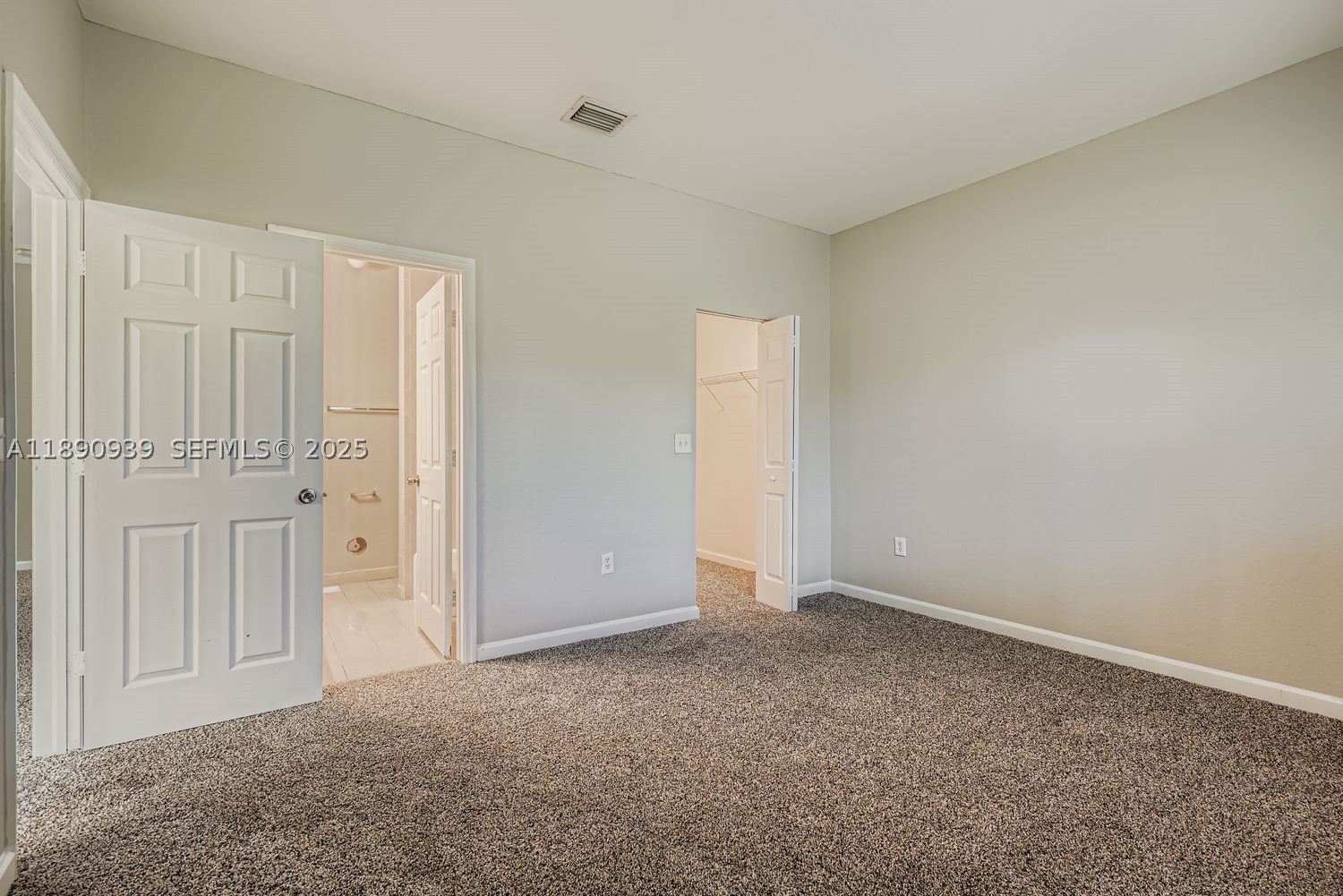 2731 Ne 3rd Dr 203 Property Photo 15