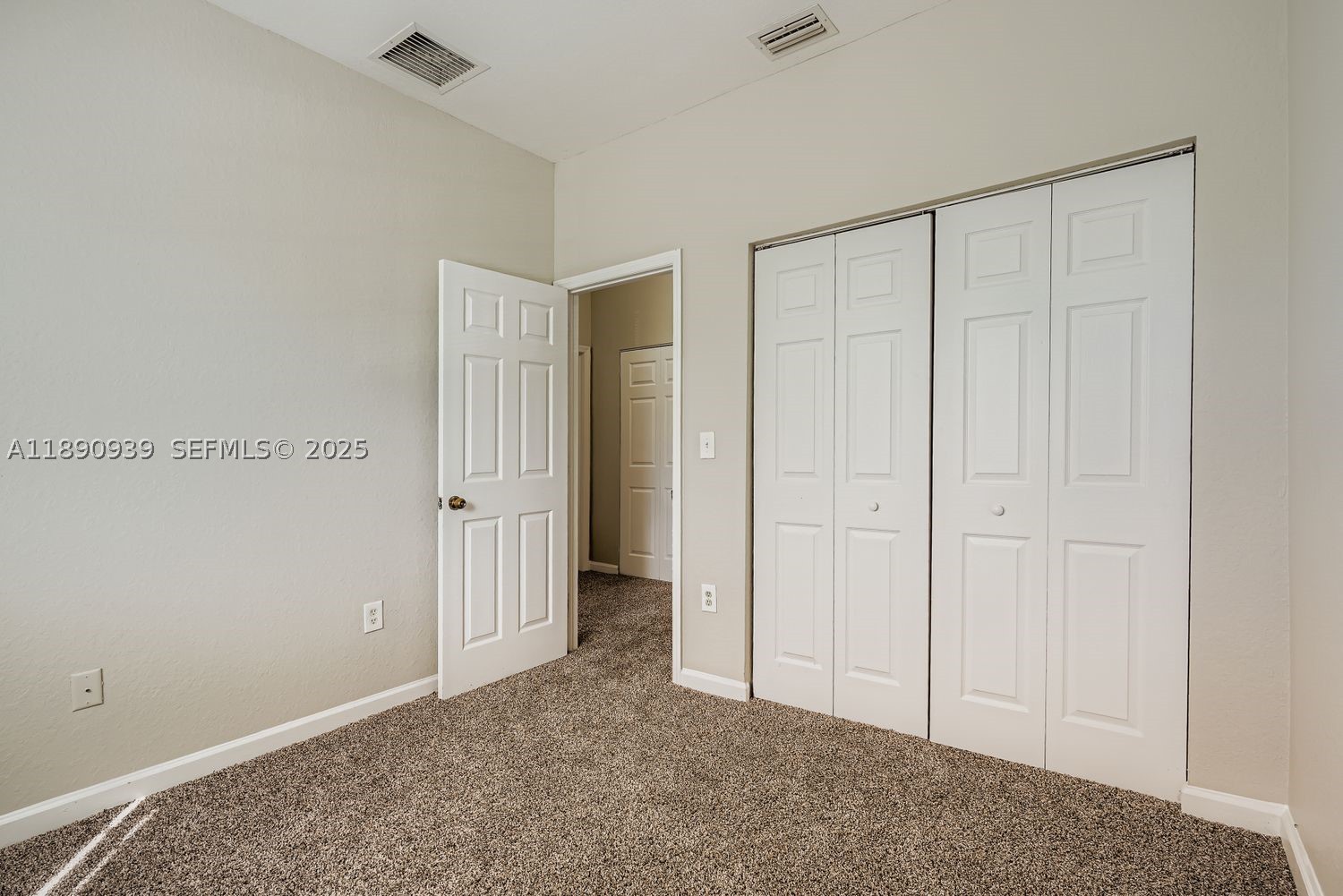 2731 Ne 3rd Dr 203 Property Photo 19