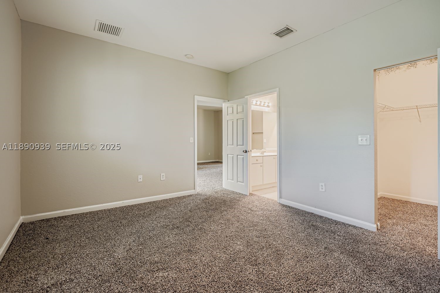 2731 Ne 3rd Dr 203 Property Photo 22