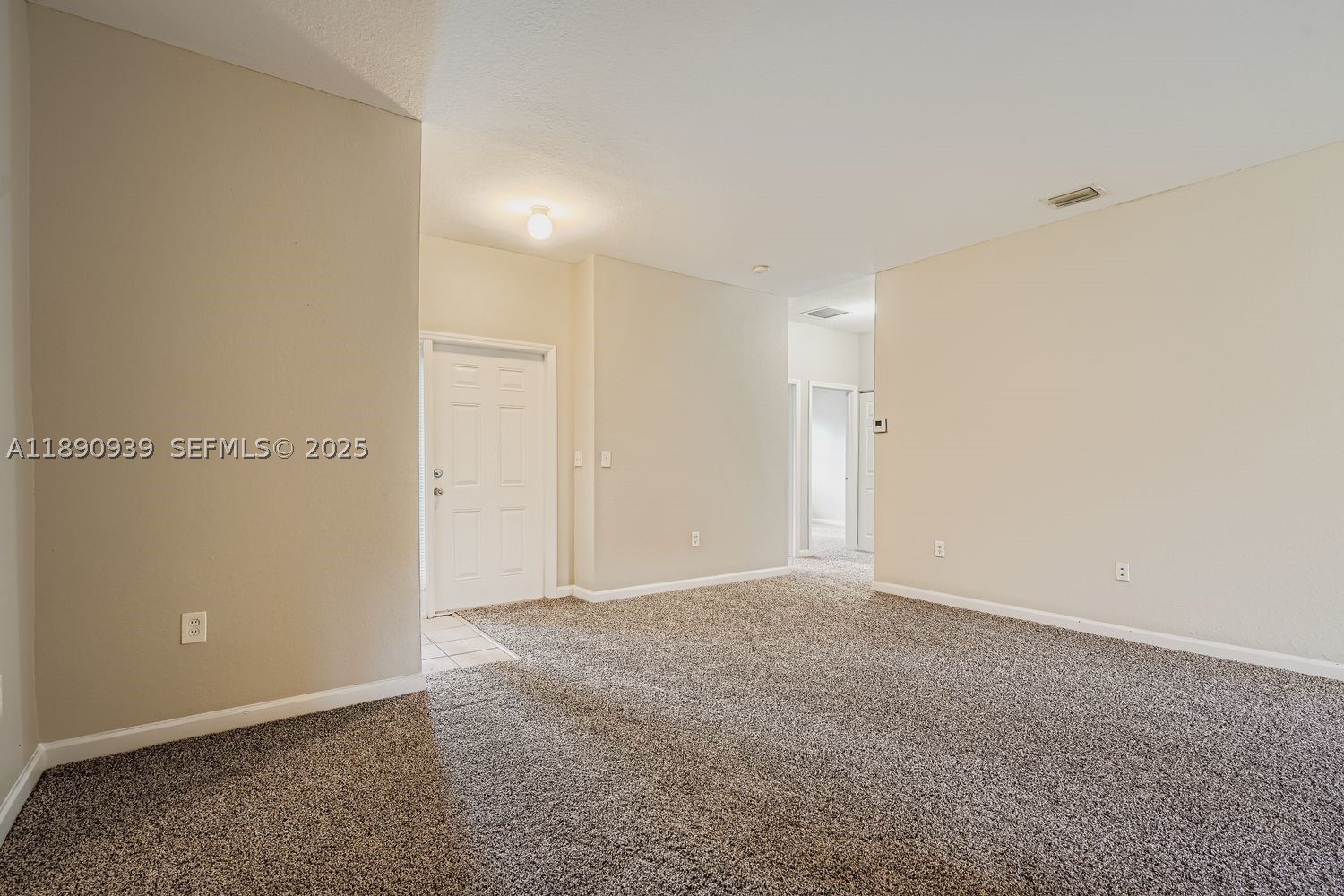 2731 Ne 3rd Dr 203 Property Photo 23