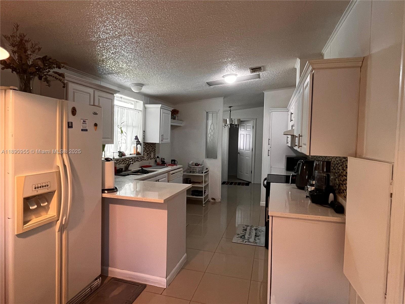 909 Sw 131 Way Property Photo 3