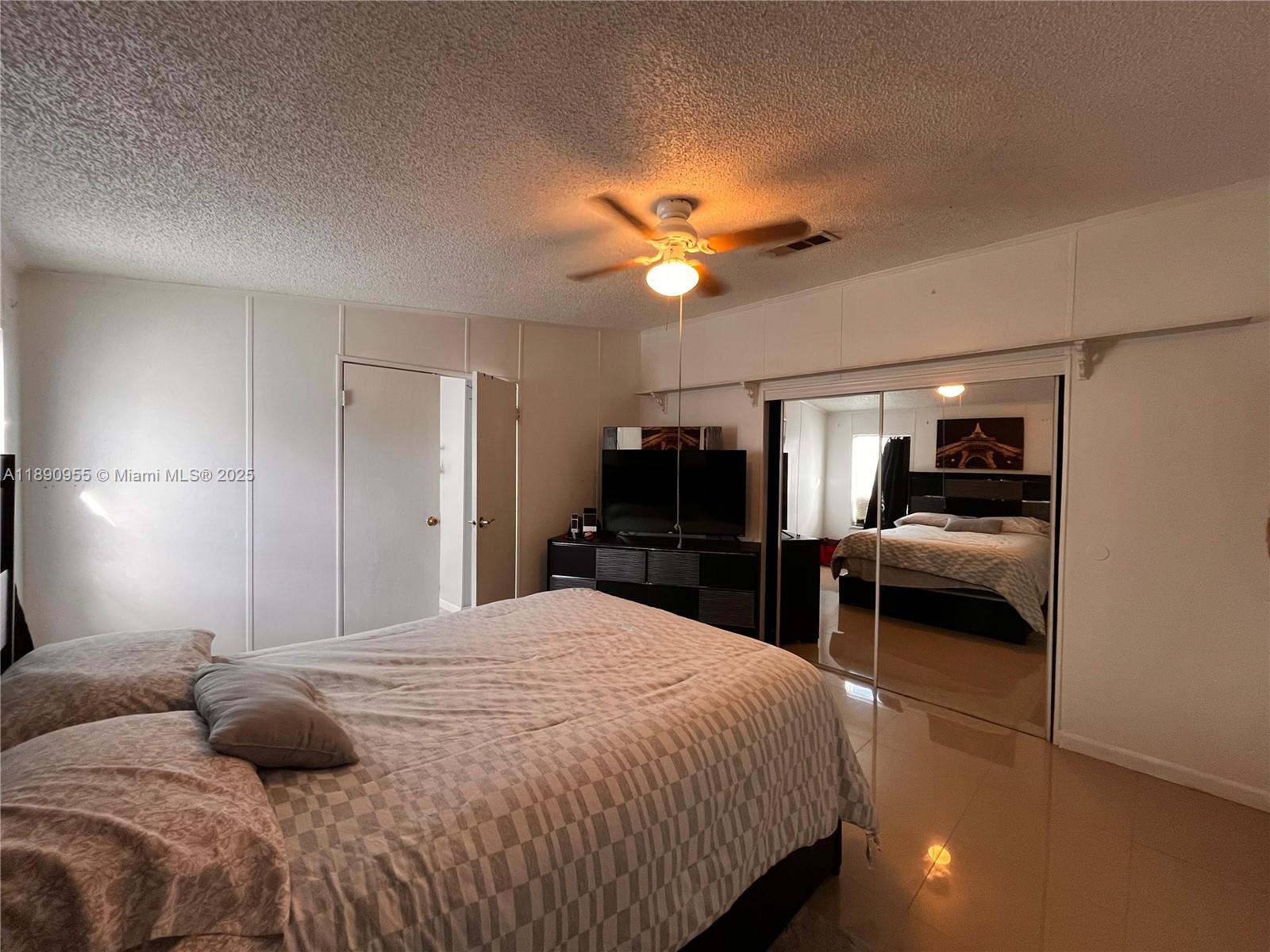 909 Sw 131 Way Property Photo 8