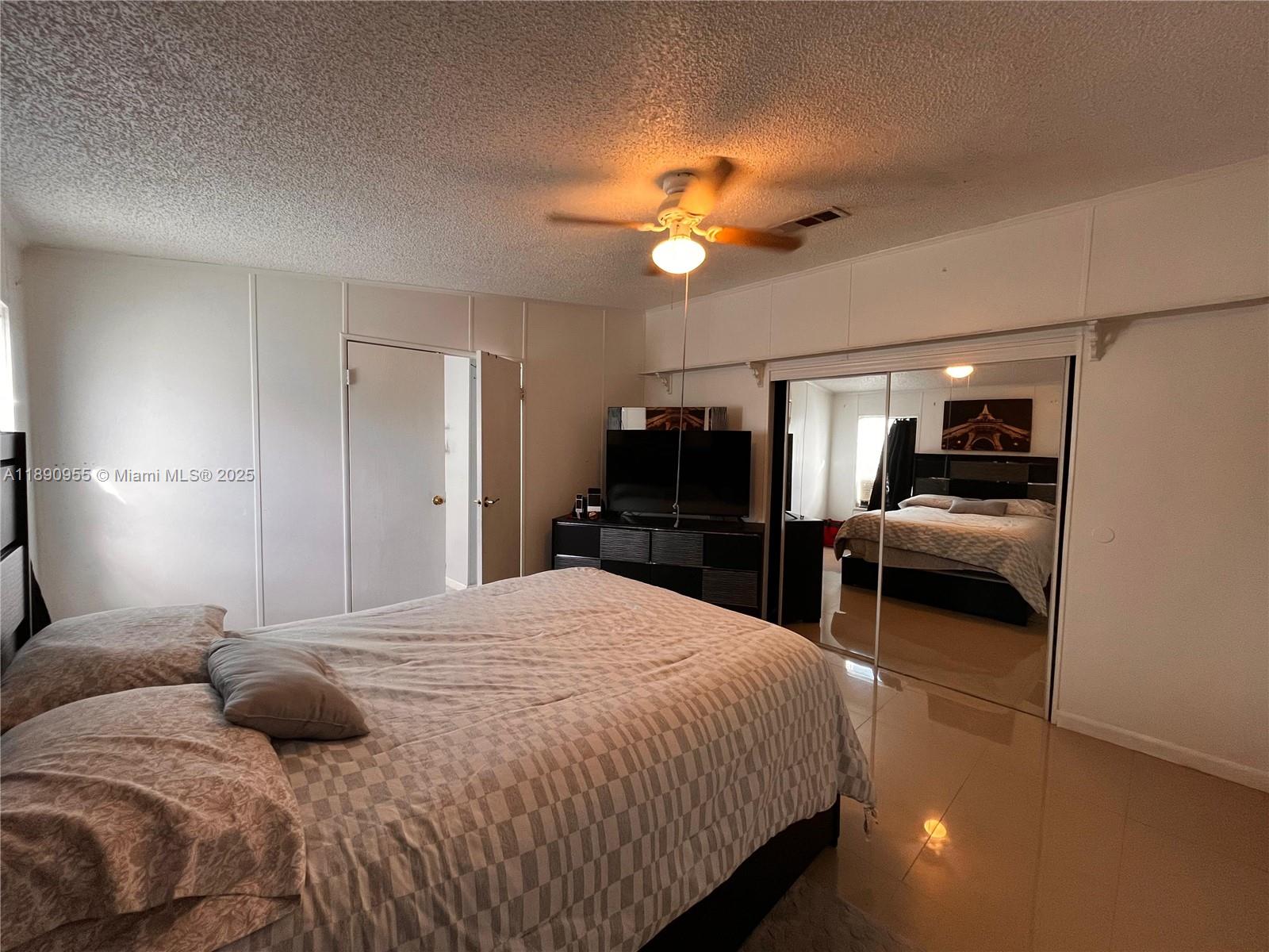 909 Sw 131 Way Property Photo 9
