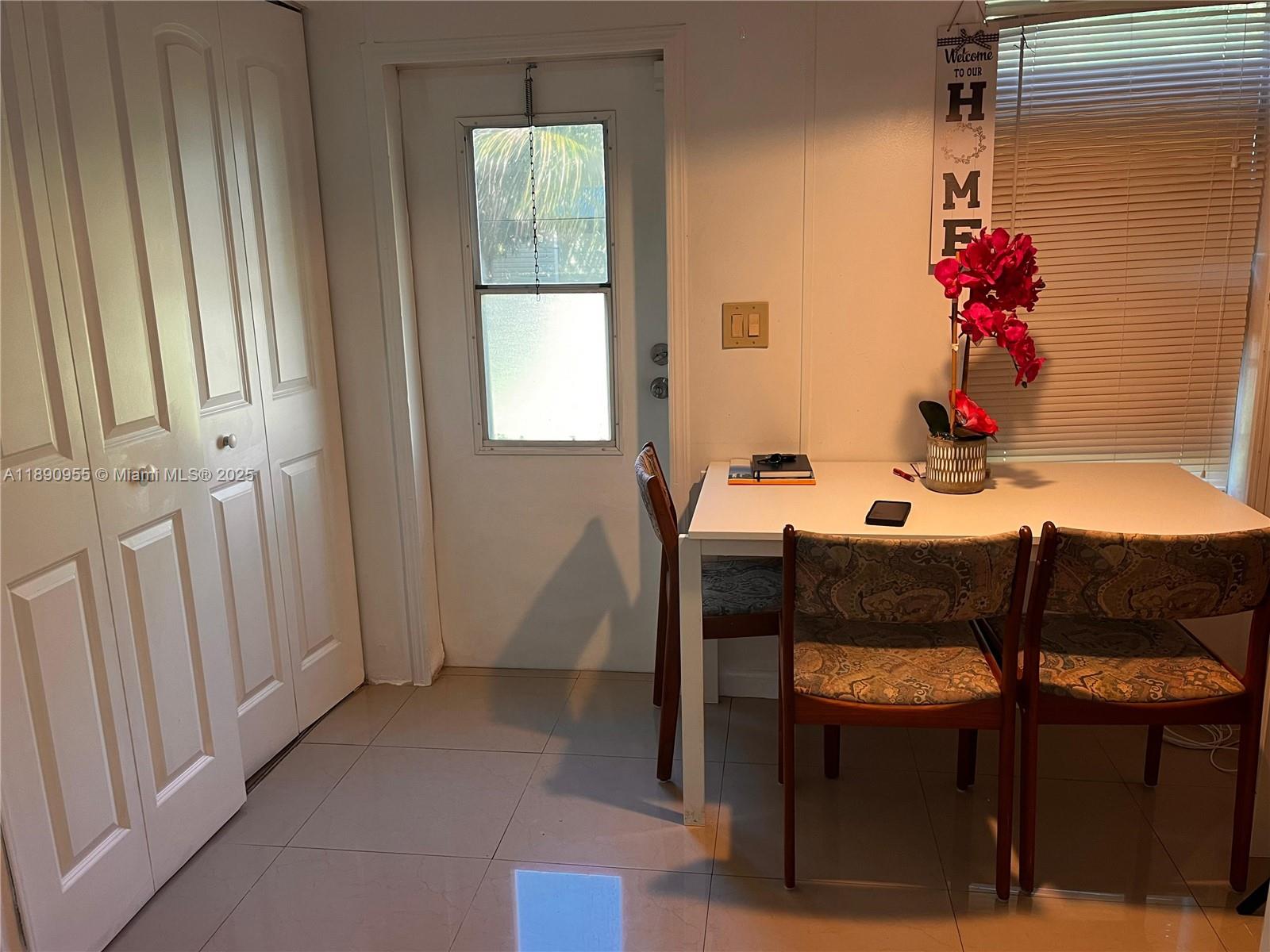 909 Sw 131 Way Property Photo 18