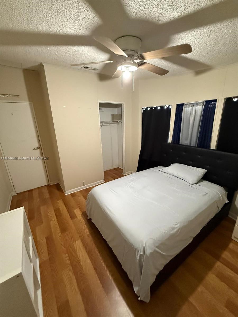 909 Sw 131 Way Property Photo 26