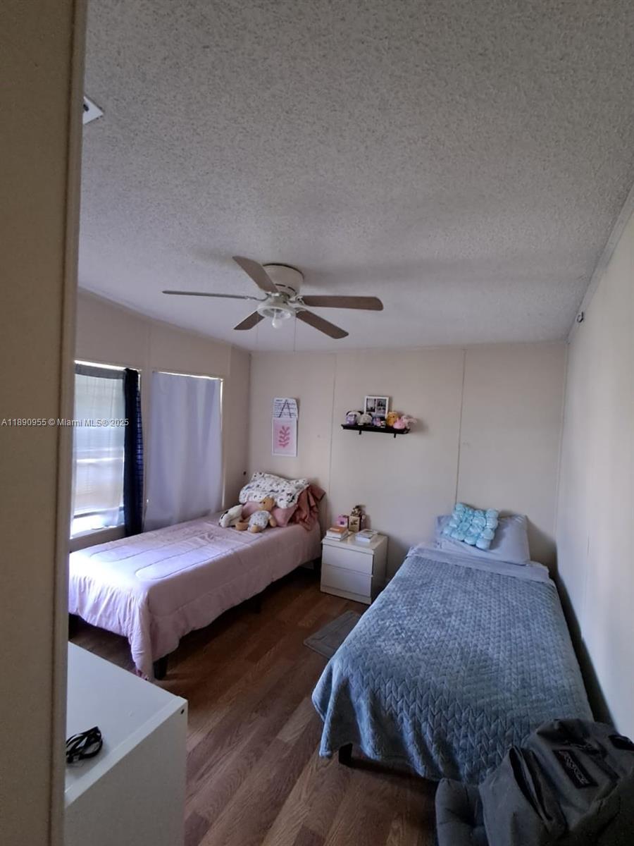 909 Sw 131 Way Property Photo 27