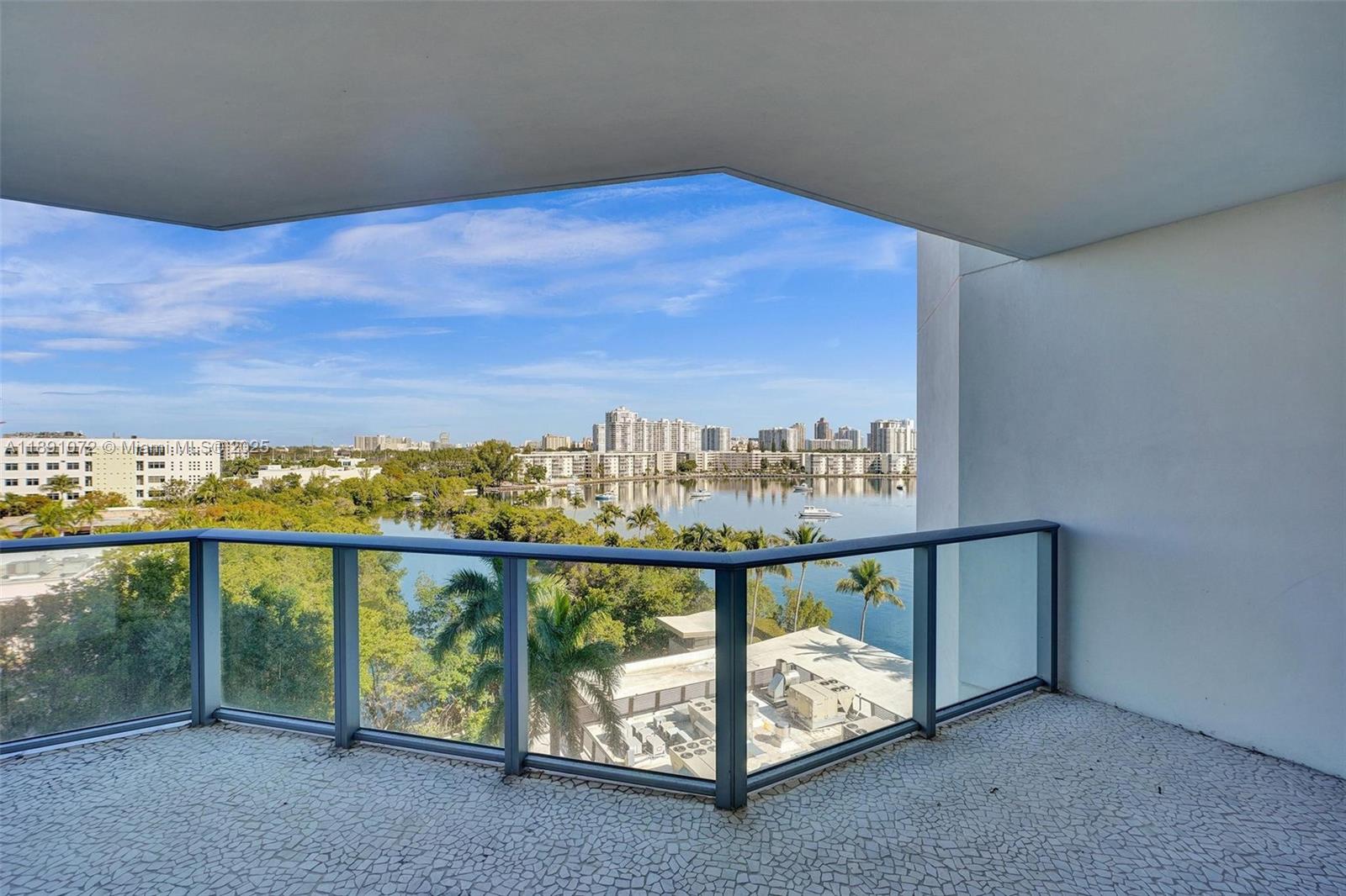 17301 Biscayne Blvd 708 Property Photo 4