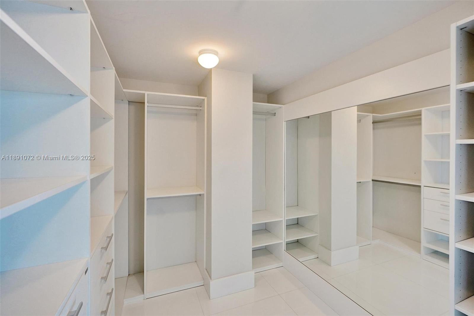 17301 Biscayne Blvd 708 Property Photo 17