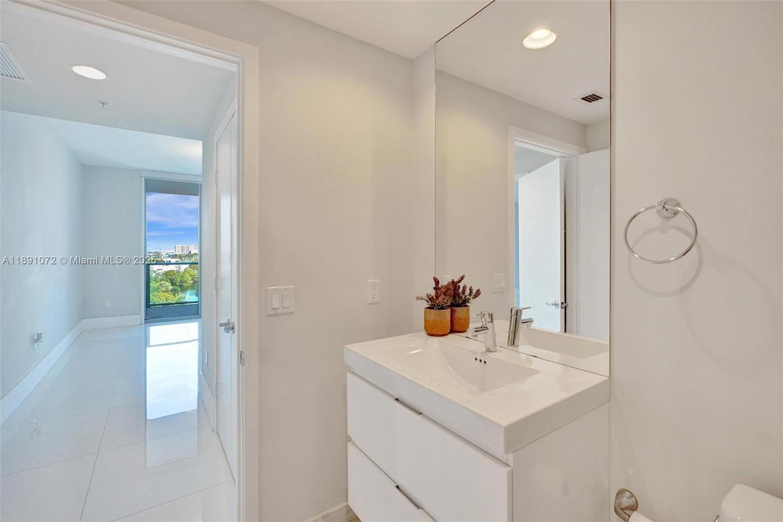 17301 Biscayne Blvd 708 Property Photo 21