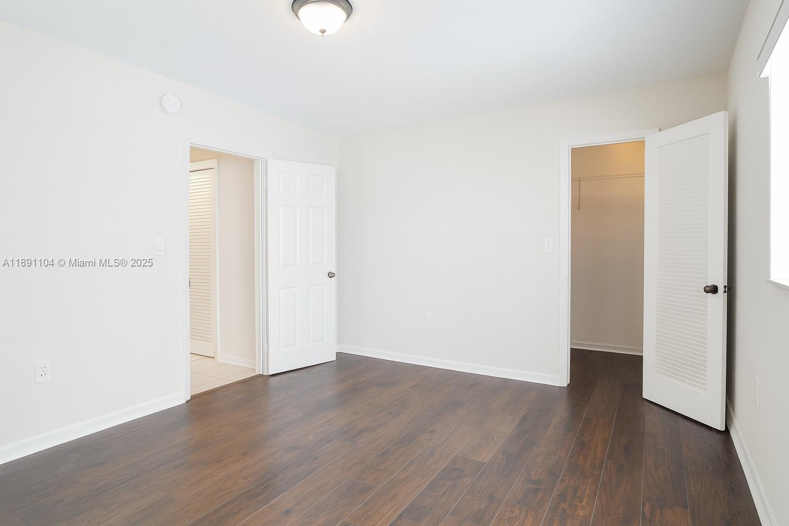 1662 Lincoln Ct 402 Property Photo 6