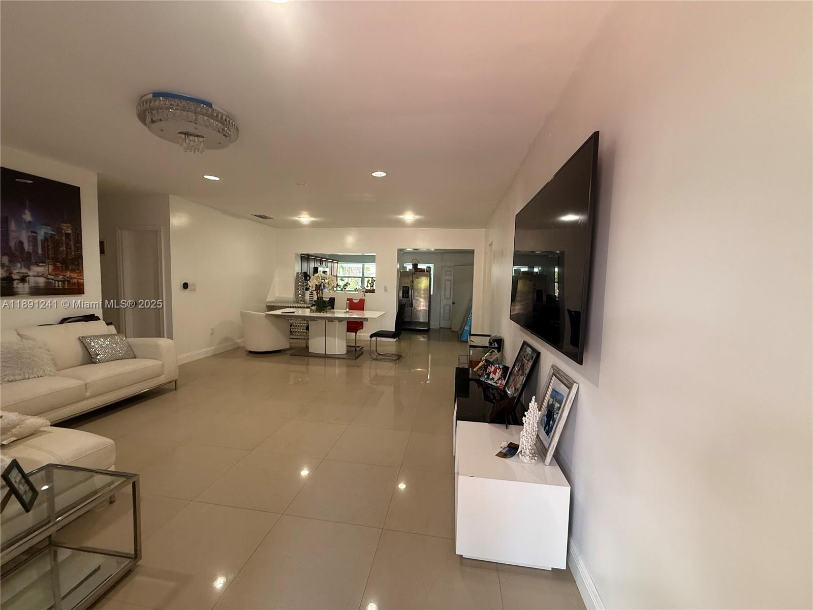 16030 Miami Dr Property Photo 3