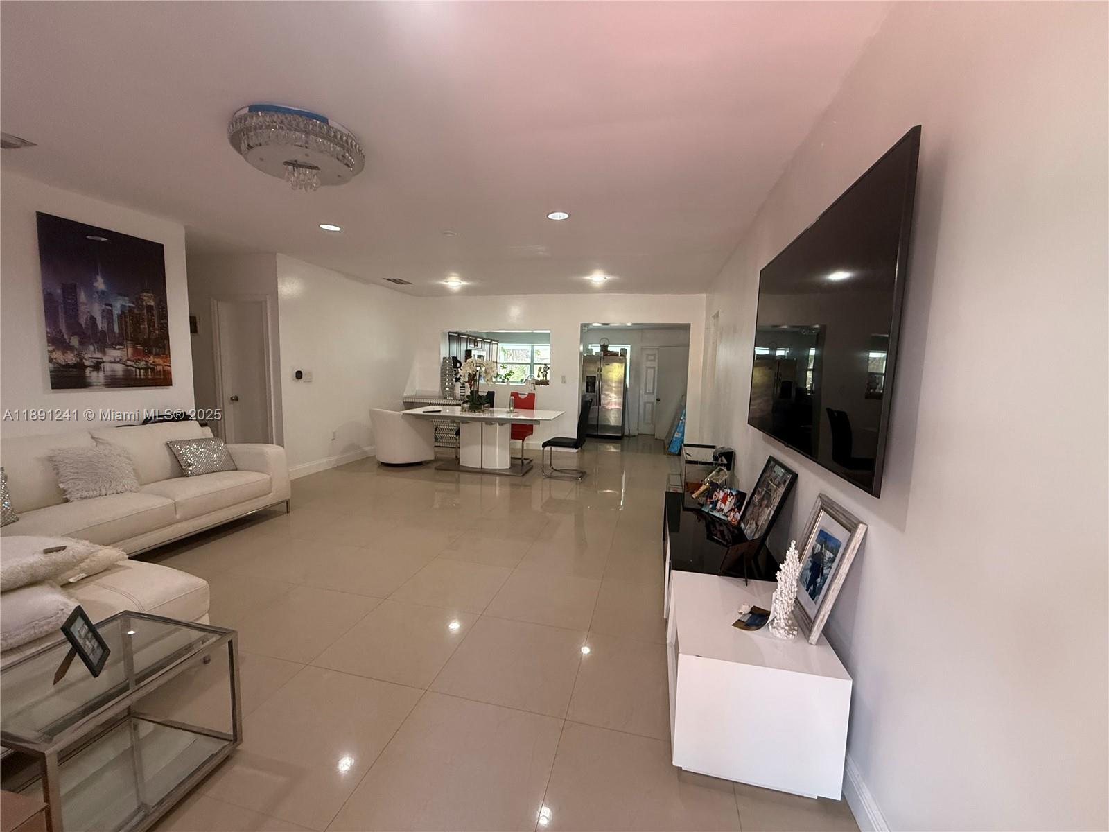 16030 Miami Dr Property Photo 4