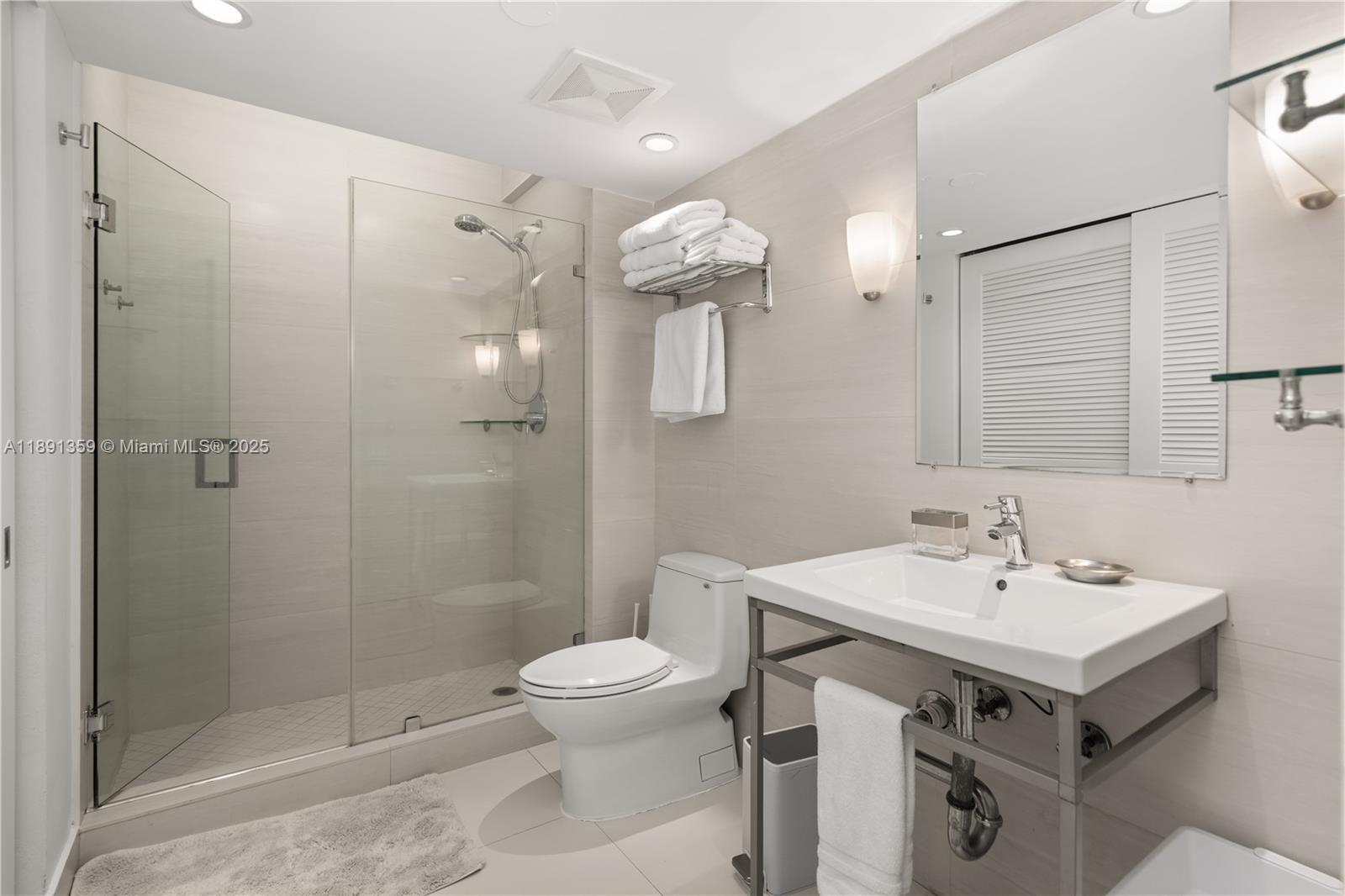 101 Crandon Blvd 379 Property Photo 15